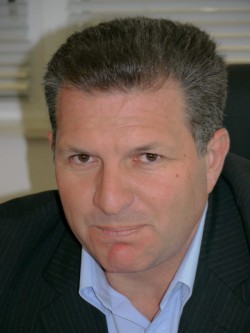 TSAPAKOS2013