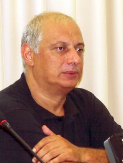 Αντώνης Σκαμνάκης 