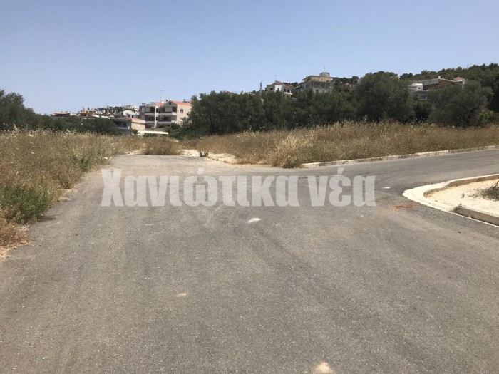 Στην μέση έμεινε το άνοιγμα του δρόμου