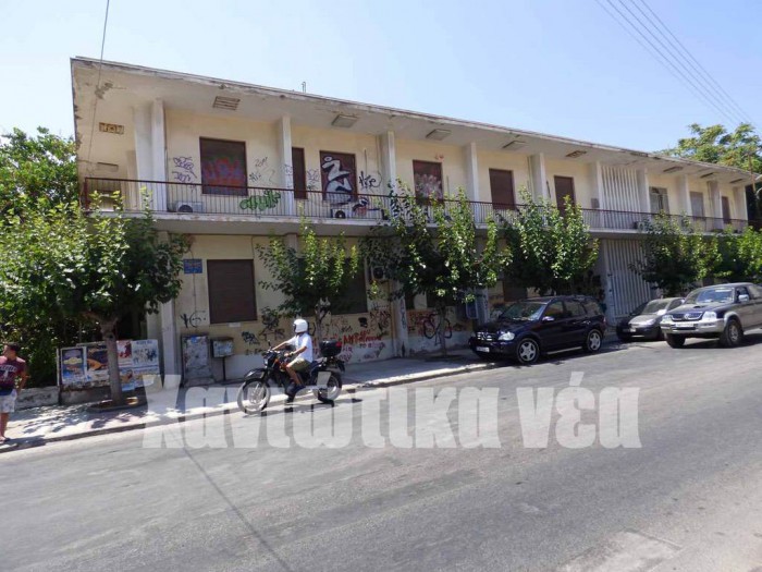 Από το 2004 ανεκμετάλλευτο το κτήριο του παλιου ΙΚΑ.