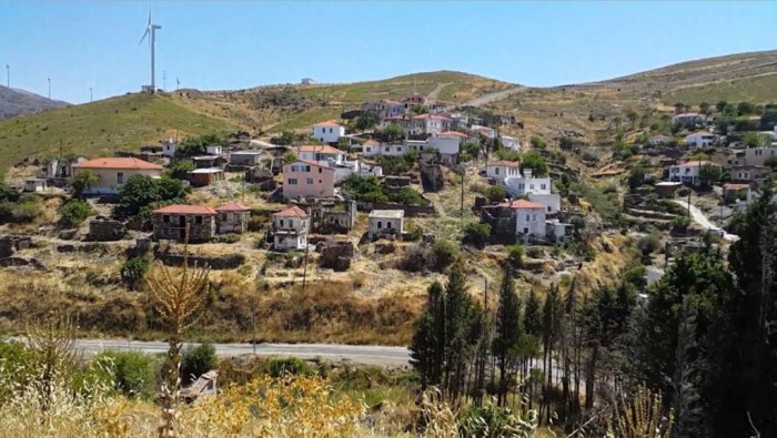 Τα ρωμαίικα σπίτια ξεχωρίζουν από τα τουρκικά σπίτια στο Χασέκι. Η εγκατάλειψη είναι εμφανής 