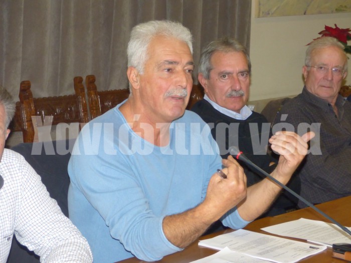Για μεθοδεύσεις που αποσκοπούν στο να "τελειώσουν" ένα συγκεκριμένο άτομο κατηγόρησε τη Δημοτική Αρχή και το Δ.Σ. του Θεάτρου ο Δ. Λειψάκης