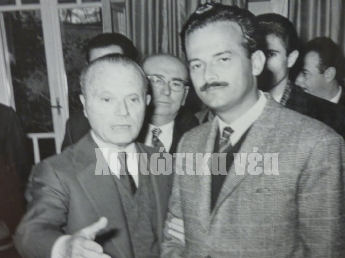Ο Π. Κακούρης (δεξία) - ο χαμός του οποίου κόστισε στη τοπική κοινωνία - μαζί με τον Σοφοκλή Βενιζέλο, 5 χρόνια πριν το ατύχημα 