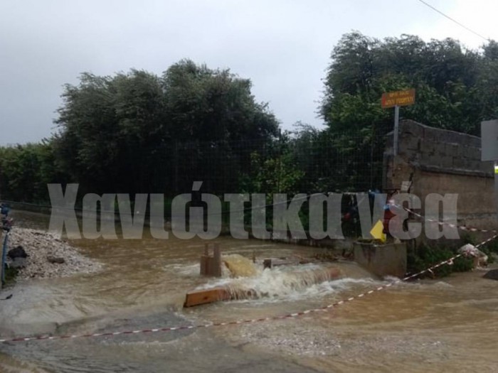 Σε χείμαρρο έχει μετατραπεί δρόμος στο Πασακάκι