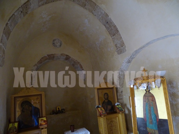 Το εσωτερικό του ναού της Αγ. Ειρήνης