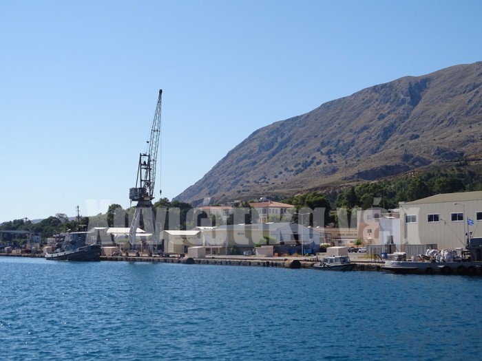 Ο Ναύσταθμος και πίσω η Μαλάξα σήμερα...