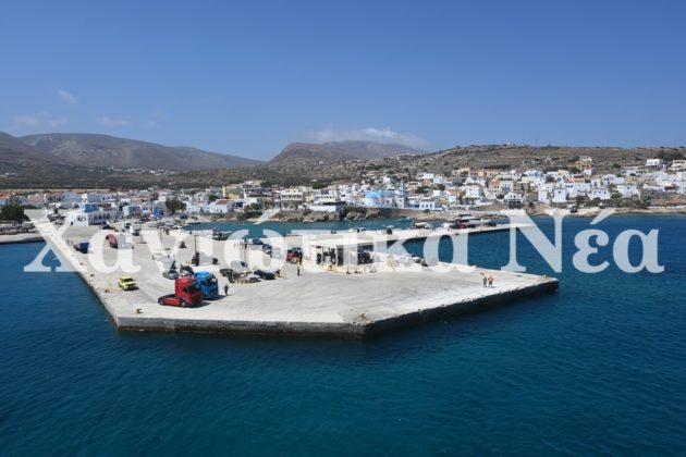 Απόψεις µε την πρωτεύουσα και λιµάνι της Κάσου το Φρυ.