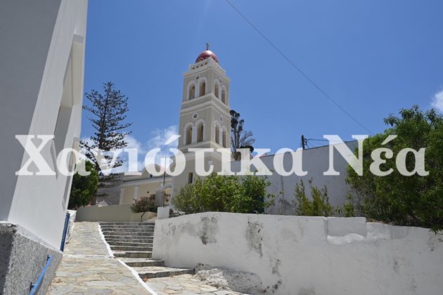 Εξωτερική ή όψη του Ιερού Ναού του Αγίου Σπυρίδωνα στο Φρυ όπου χοροστάτησε ο µητροπολίτης Καρπάθου και Κάσου.