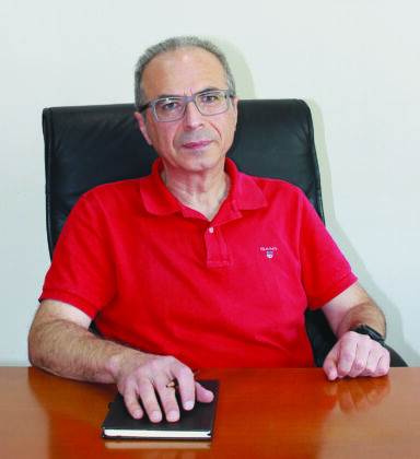 Ο Καθηγητής Μιχάλης Δούμπος